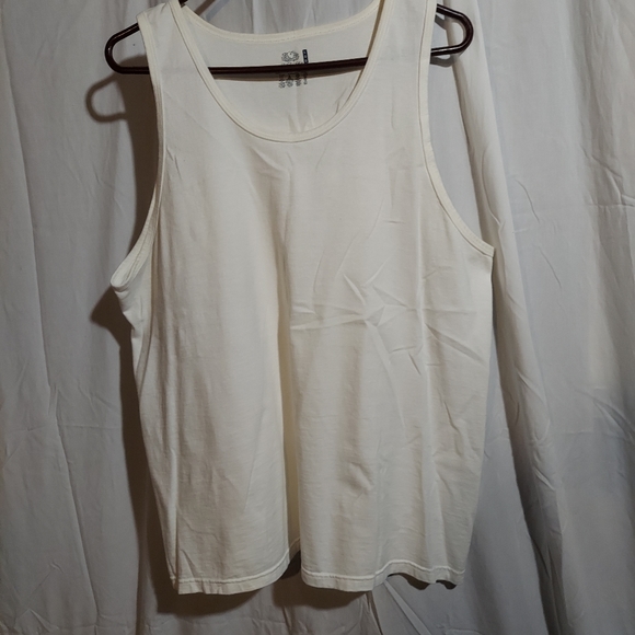 Set Of 4 Fruit of the loom LG tanks - Picture 2 of 8